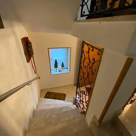 Lowbudget In Apartment