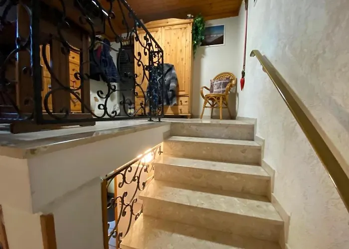 Lowbudget In Daire Westernkotten